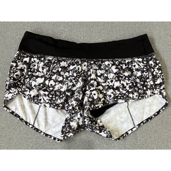 Lululemon 8 Speed Shorts Mash Up White Black Floral running yoga - Picture 1 of 5